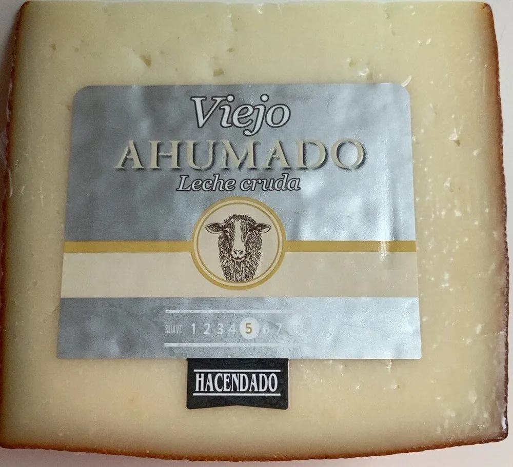 Queso viejo ahumado de leche cruda