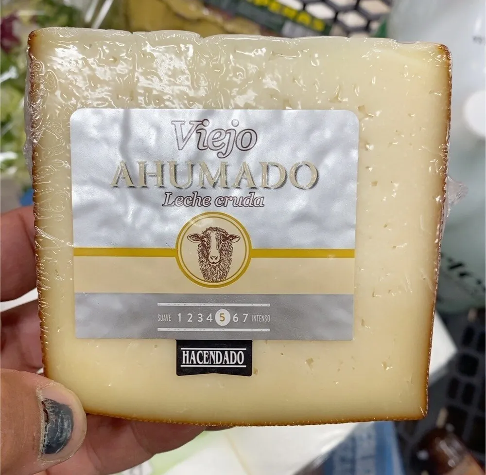 Viejo ahumado leche cruda oveja