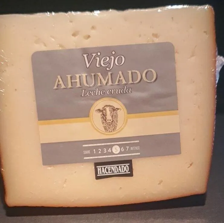Queso de oveja viejo ahumado