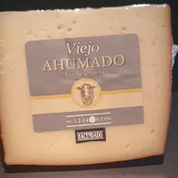 Queso de oveja viejo ahumado