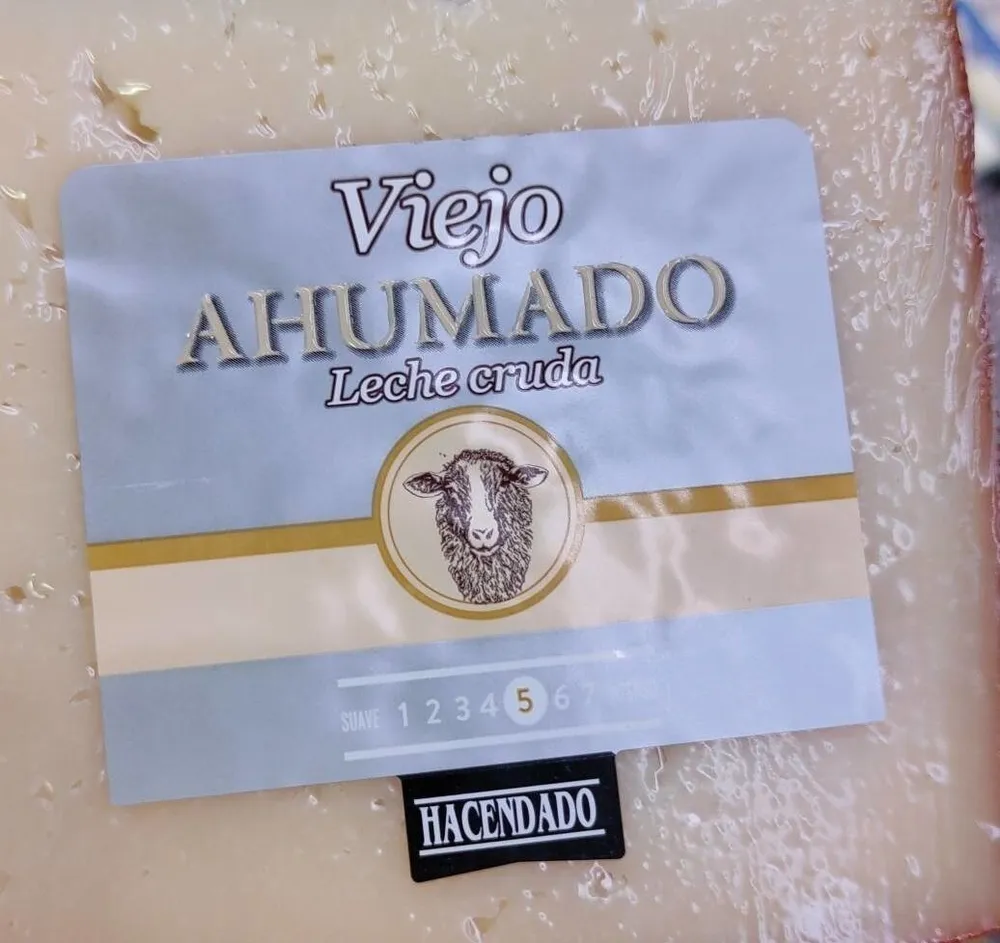 Queso oveja viejo ahumado