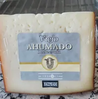 Queso de oveja viejo ahumado