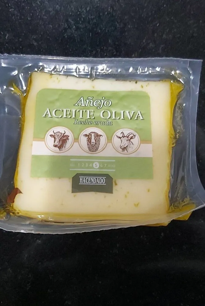 Queso mezcla añejo con aceite de oliva