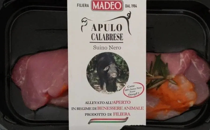 Rollè di prosciutto di suino nero con nduja piccante