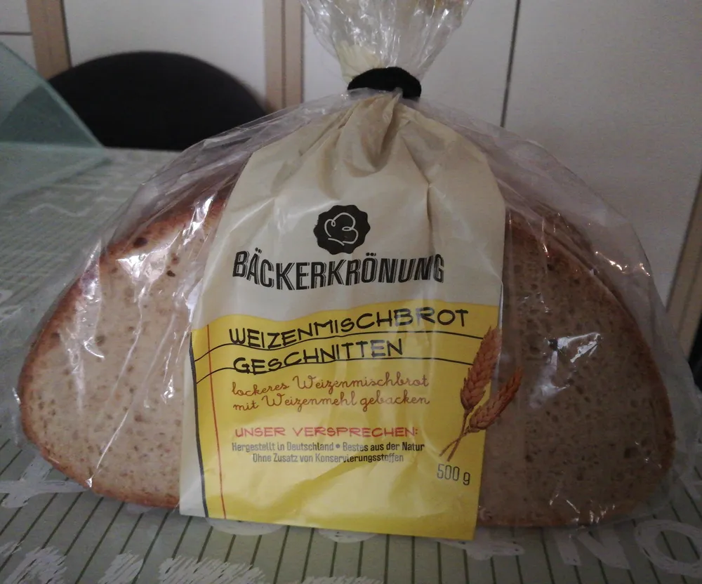 Weizenmischbrot geschnitten