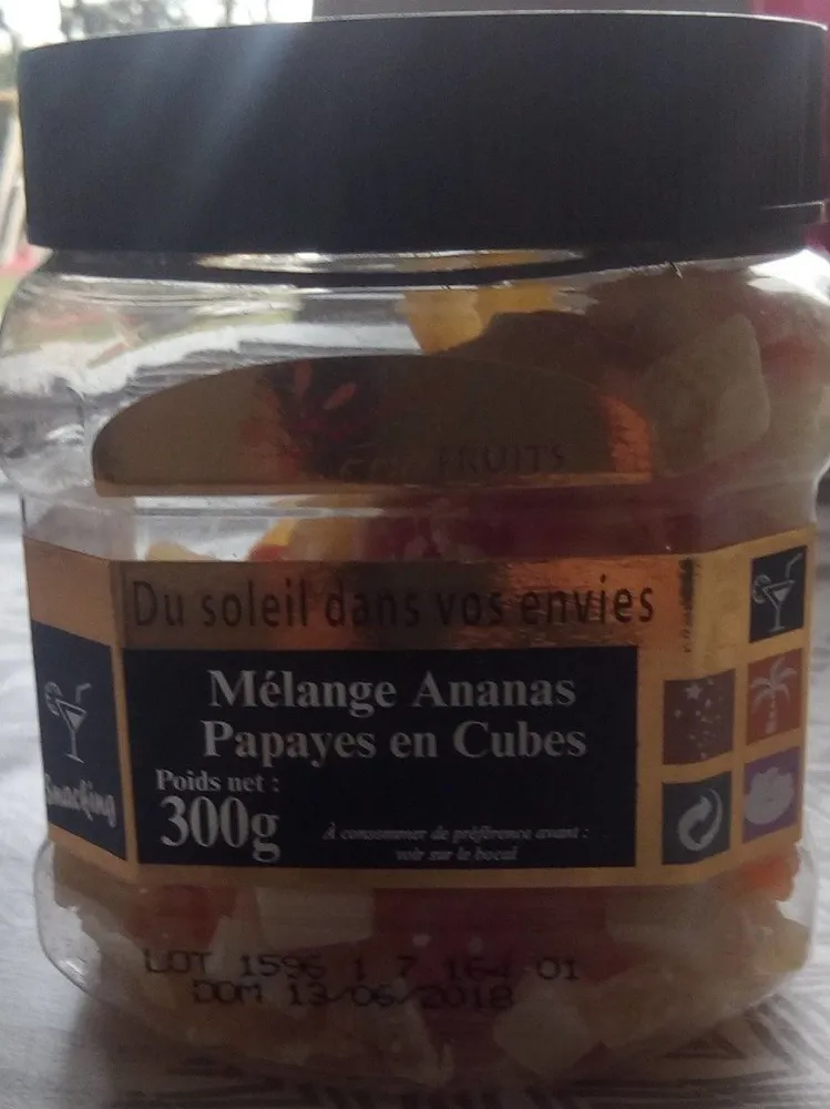 Mélange ananas papayes en cubes