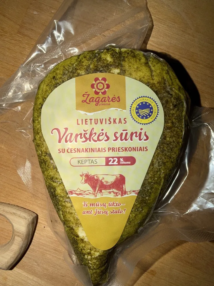 Varskes Suris Su Cesnakiniais Prieskoniais