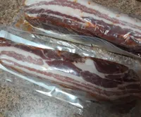 Bacon adobado curado