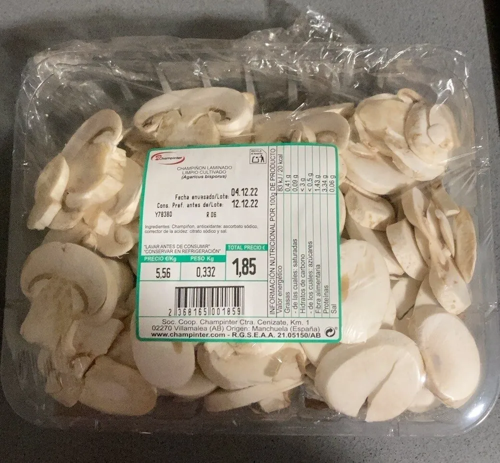 champiñon laminado limpio cultivado