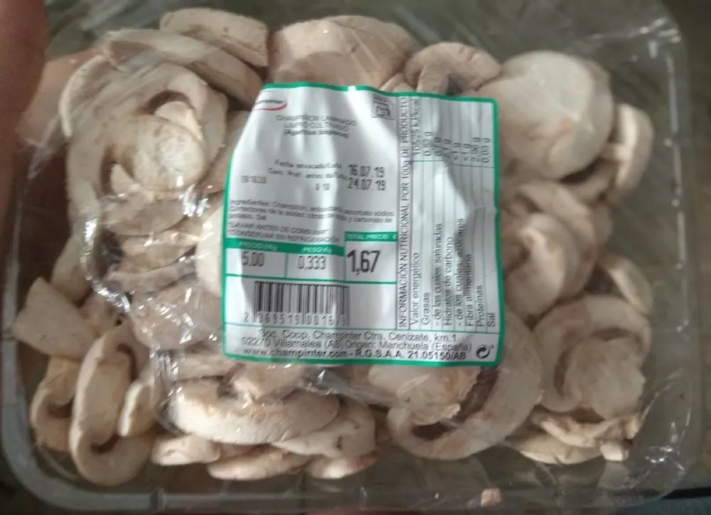 Champiñon laminado limpio cultivado