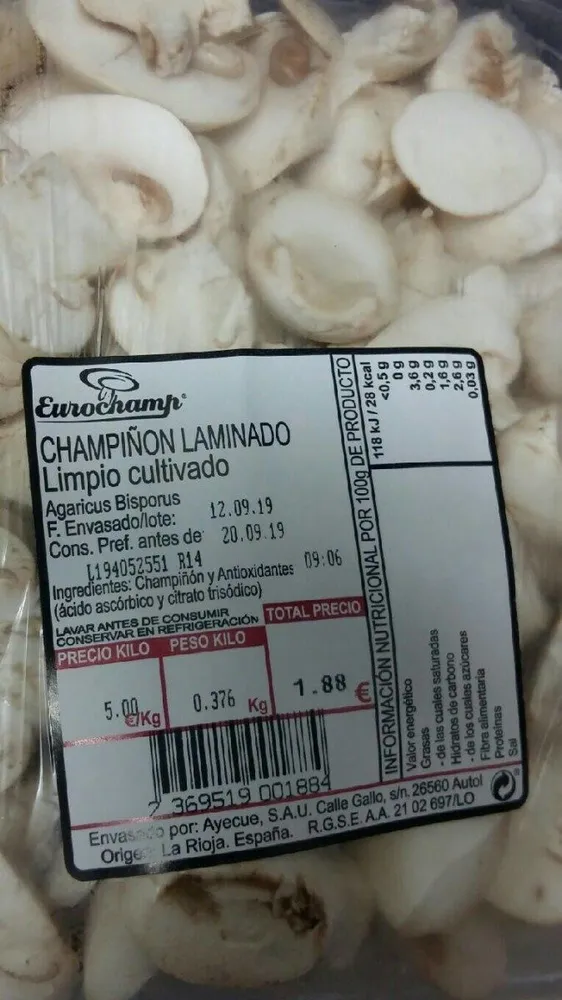 Champiñón laminado limpio cultivado