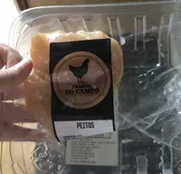 Peitos de frango do campo