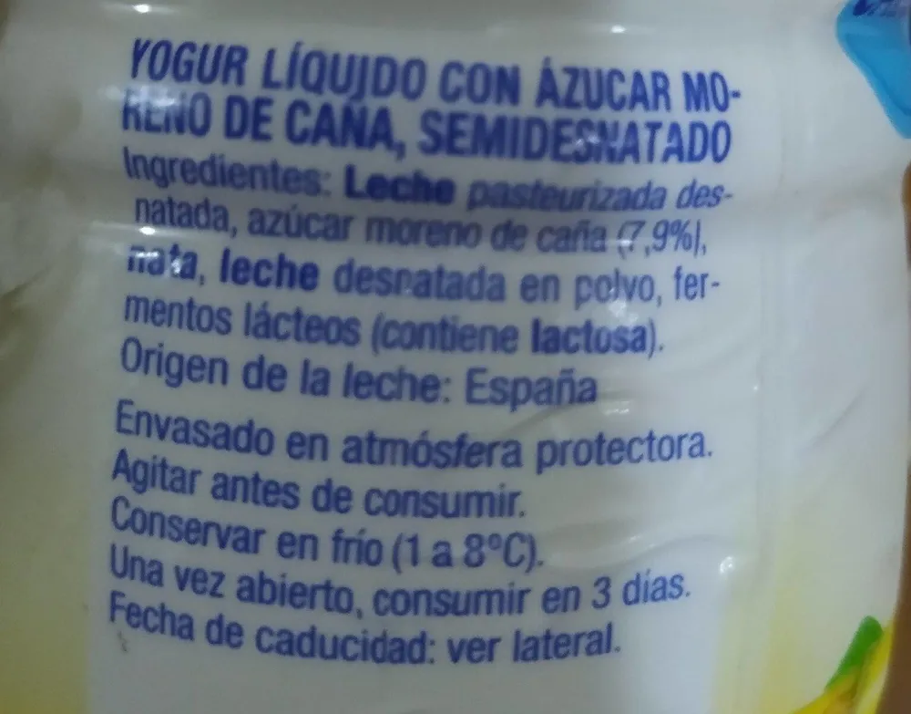 Yogur líquido natural con azúcar de caña