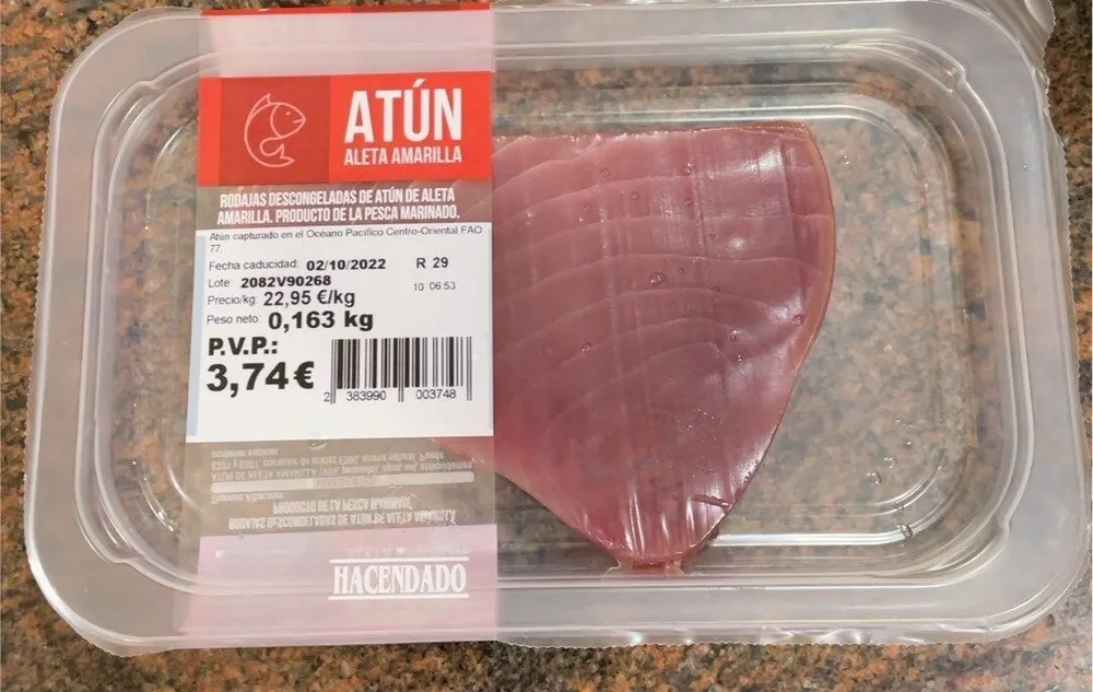 Rodajas descongeladas de atun de aleta amarilla.
