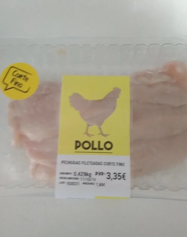 Pechugas fileteadas corte fino de pollo