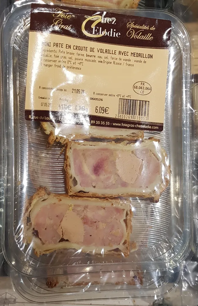 Mini pâté en croûte de volaille avec médaillon
