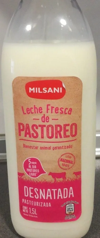 Leche fresca de pastoreo desnatada
