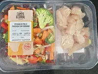 Pechuga de pollo troceada con verduras