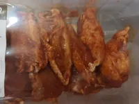 Alas de pollo marinadas