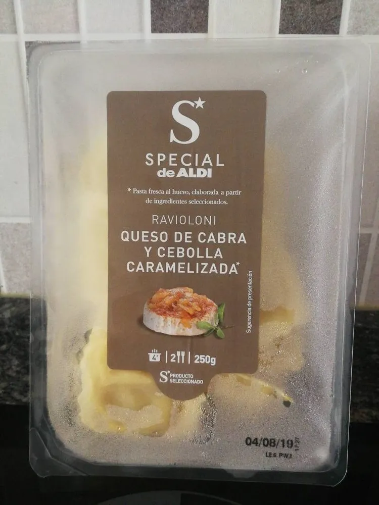 RAVIOLONI QUESO DE CABRA Y CEBOLLA CARAMELIZADA