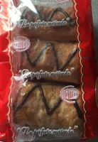 Cañas de hojaldre rellenas de chocolate