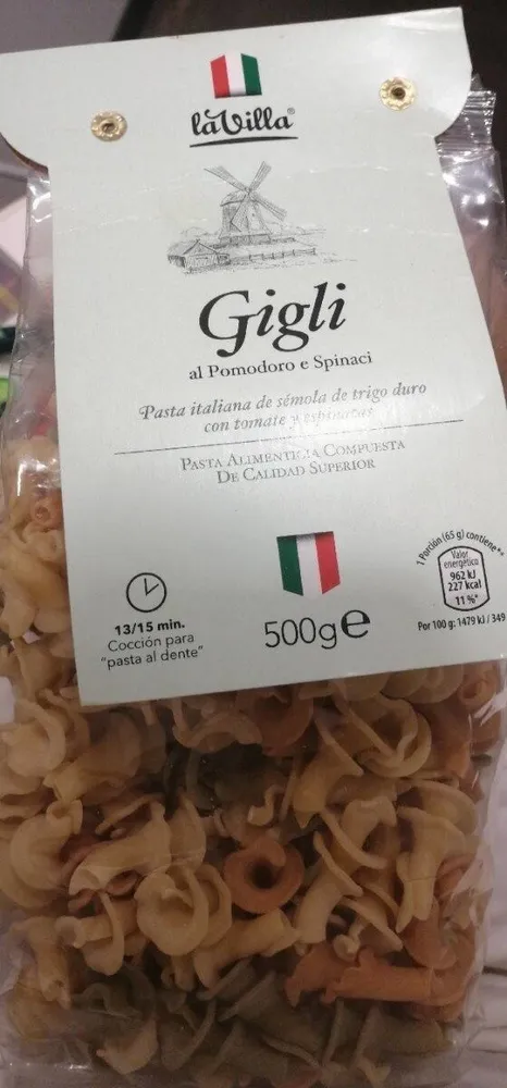 Gigli al pomodoro e spinaci