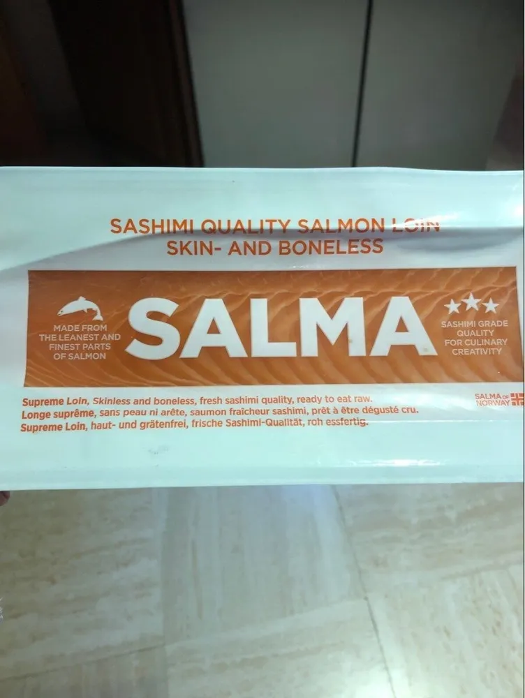 Sashimi salmon