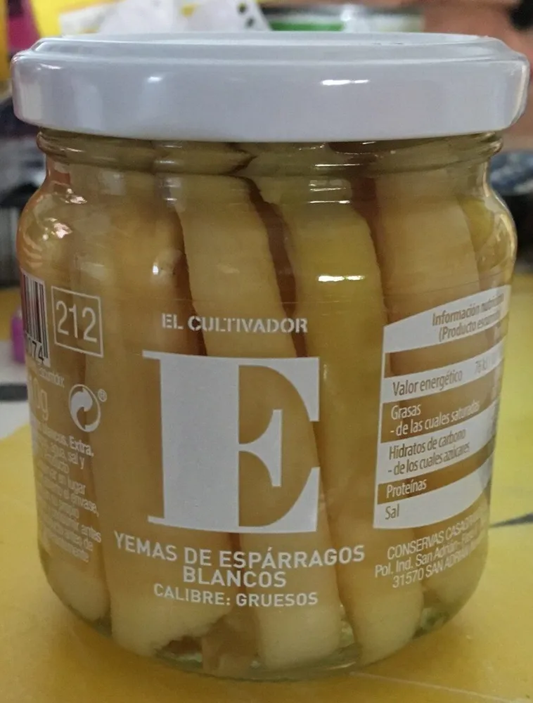 Yemas de espárragos blancos