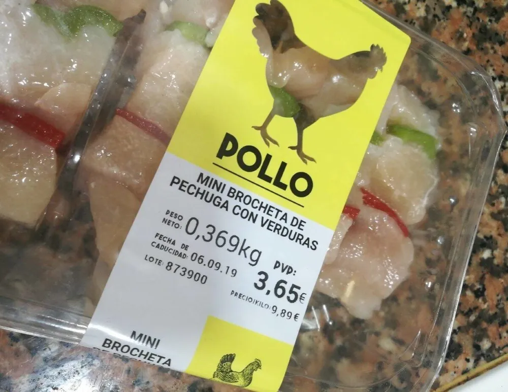 Mini brochetas de pechuga con verduras