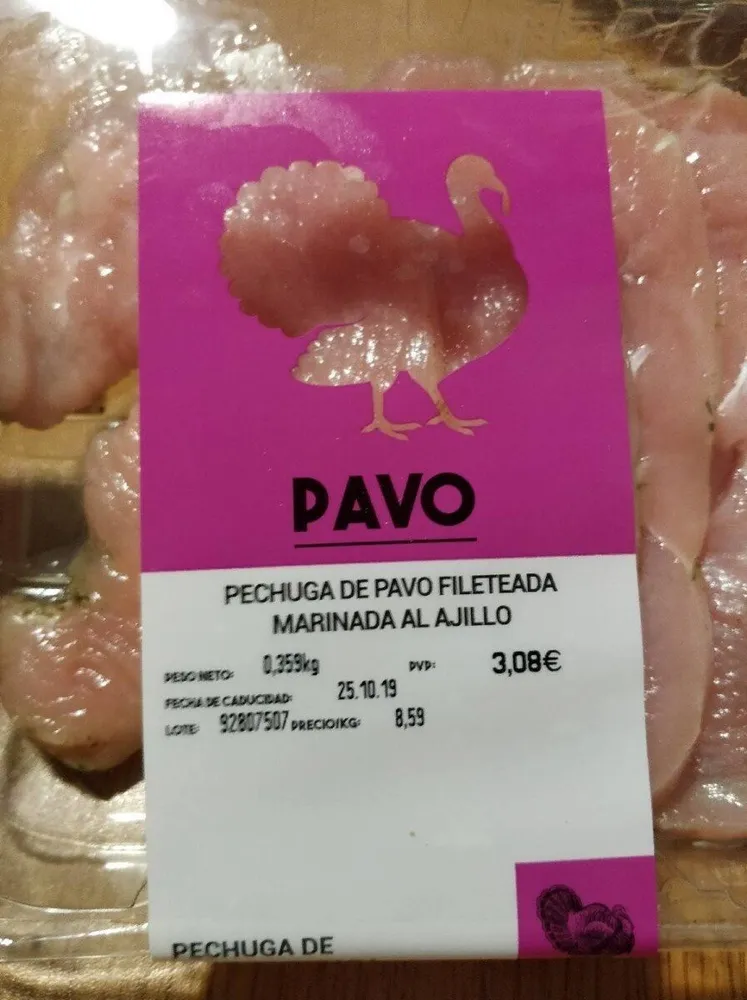 Pechuga de pavo fileteada marinada al ajillo