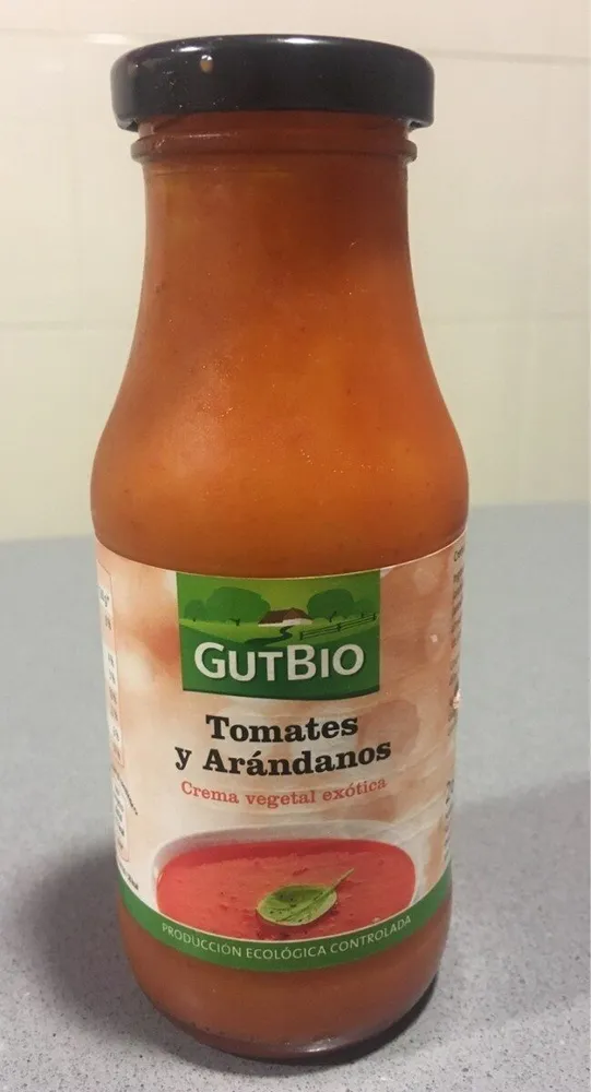 Crema de tomates y arándanos