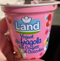 Yogurt alla fragola con confetti al cioccolato