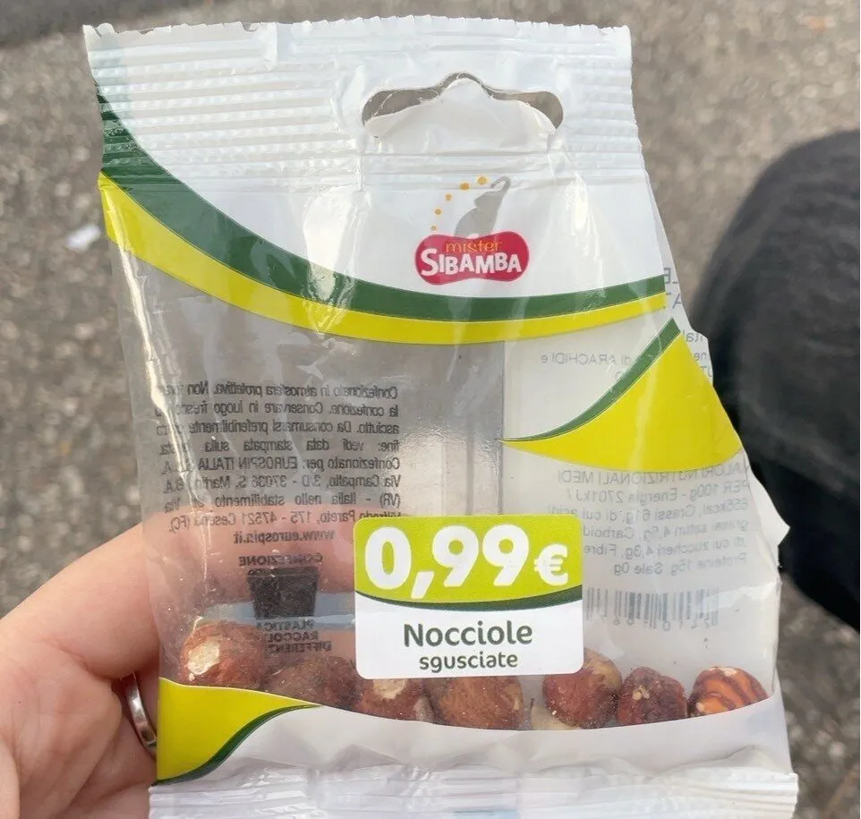 Nocciole sgusciate
