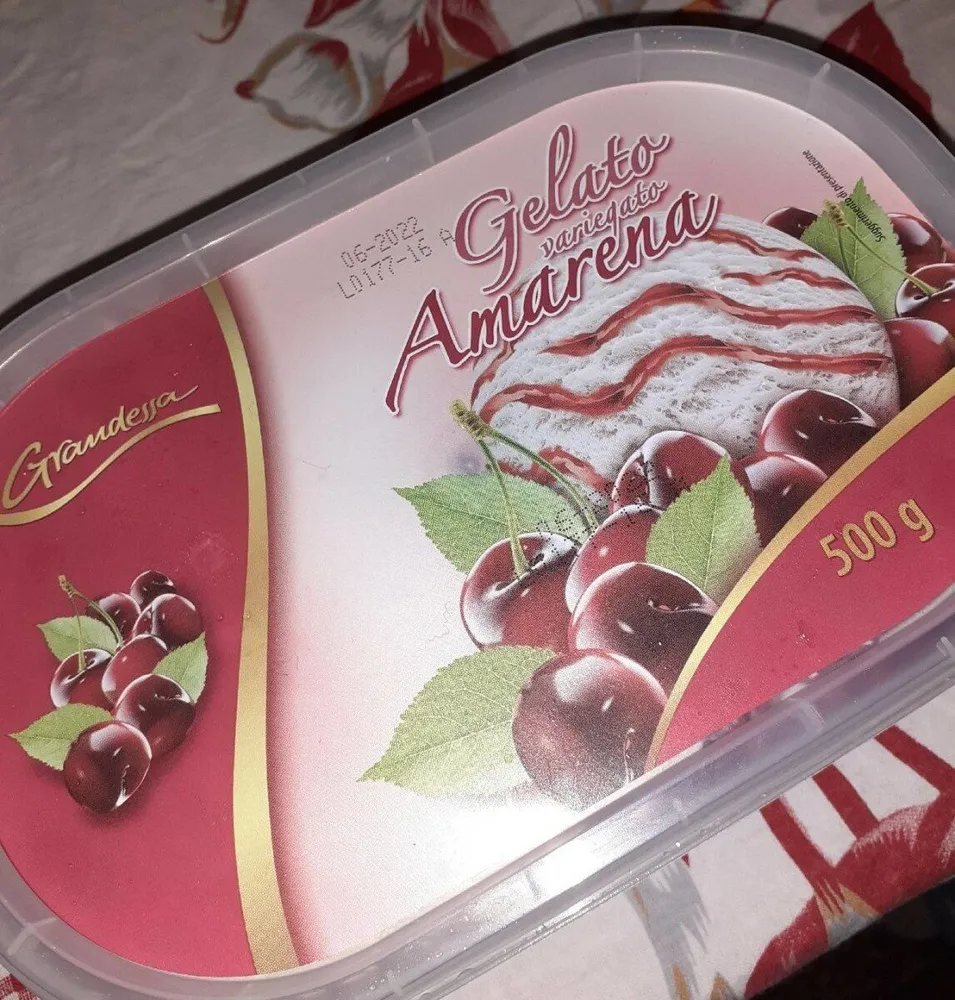 Gelato variegato amarena