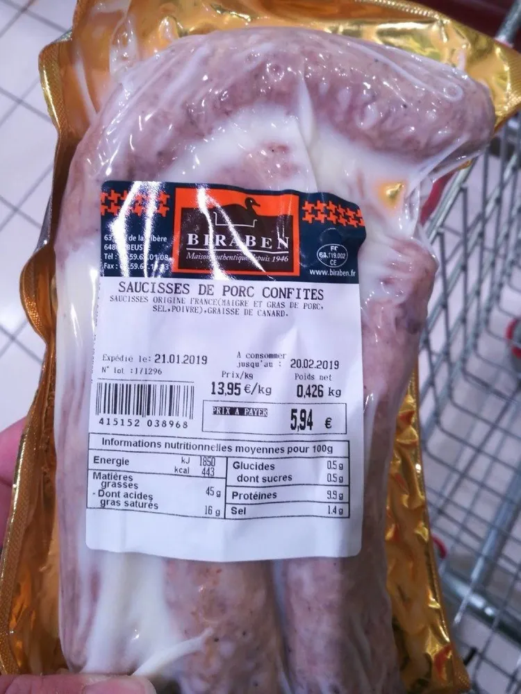 Saucisses de porc confites