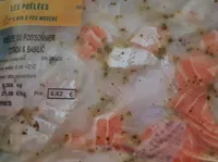 Préparation à base de poissons blancs crus et de saumon