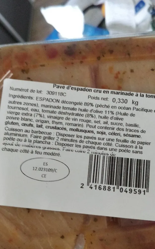 Pavé d'espadon mariné tomate et huile d'olive