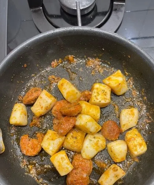 Brochette  d’encornets chorizo  pesto