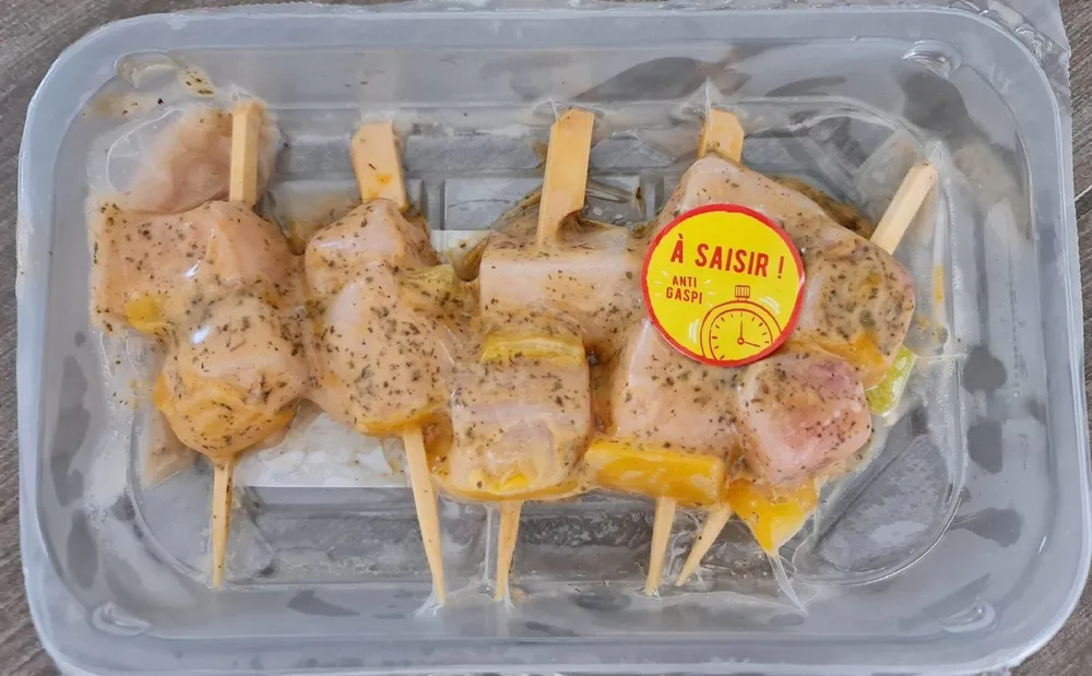 Brochettes d'espadon assaisonné au tamarin et à la menthe