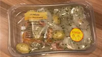 peolee duo de poisson blanc et saumon