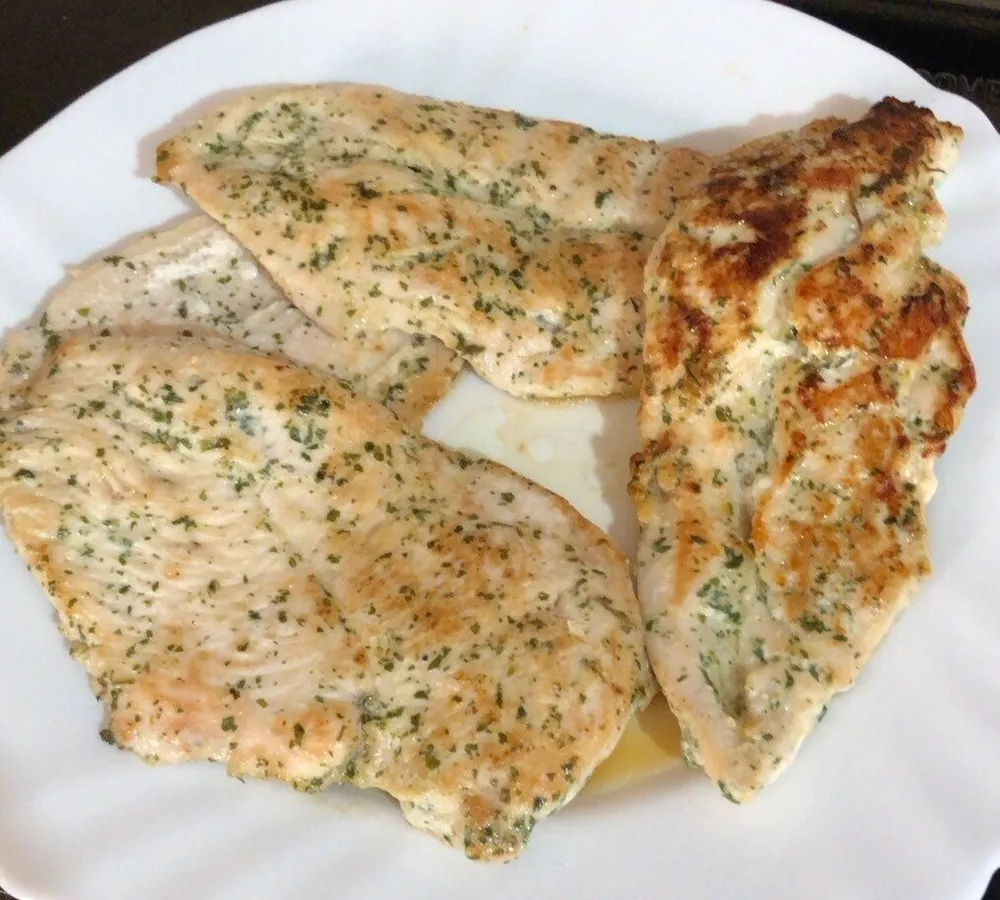 Pechuga de pollo al ajillo