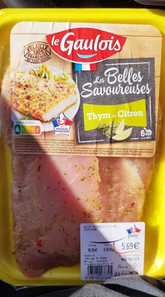 Belles savoureuses de dinde thym citron