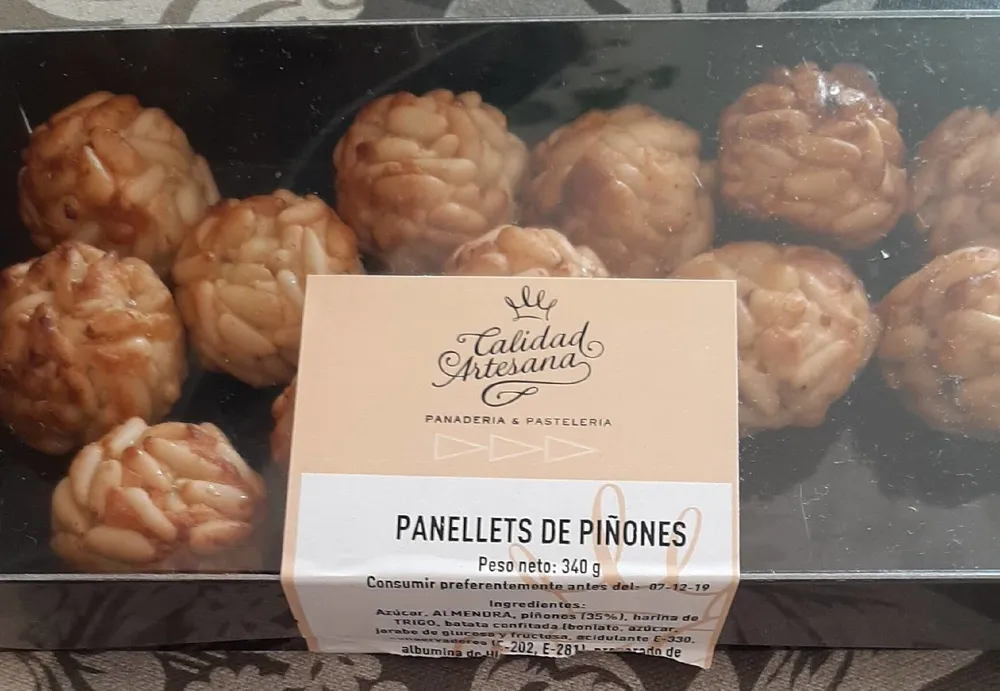 Panellets de piñones