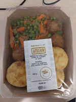 Boulettes sauce à la Liégeoise pois carottes et rostis