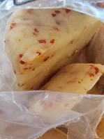 Formaggio primo sale con peperoncino