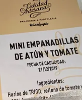 Mini empanadilla de atun y tomate