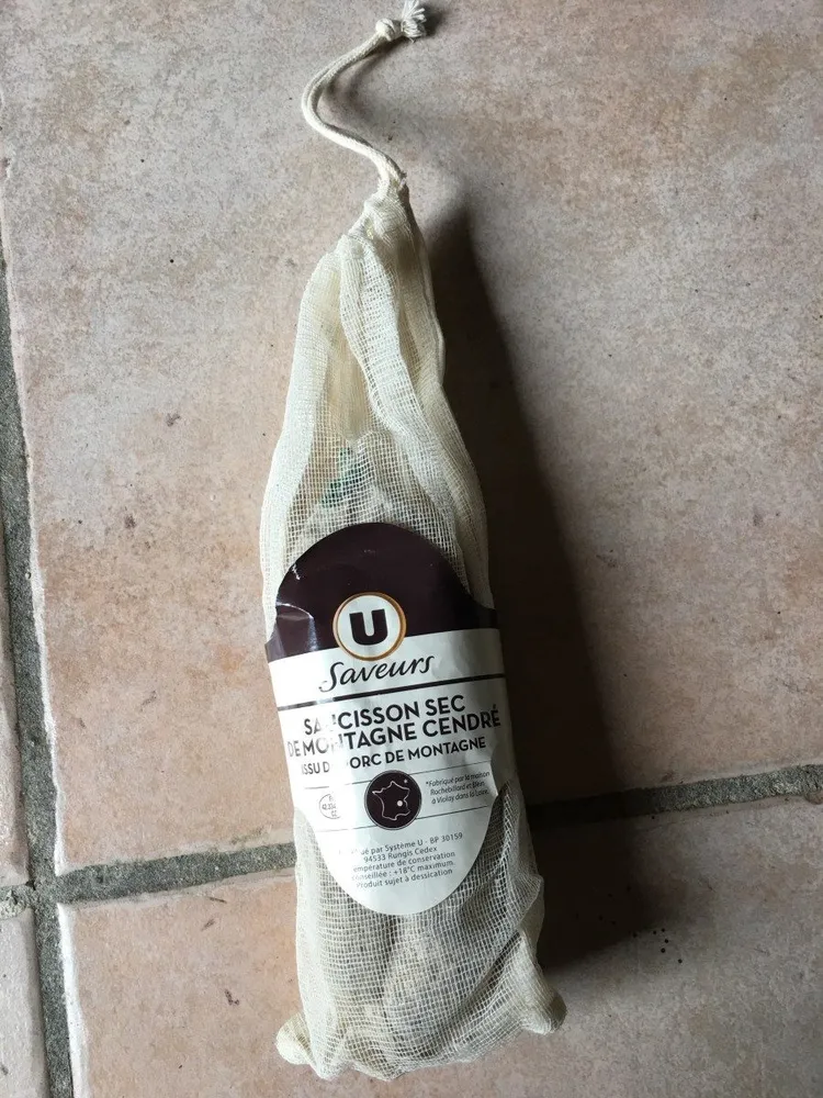Saucisson sec de montagne cendré issu de porc de montagne