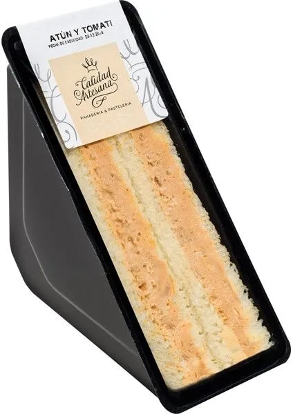 Sandwich atún y tomate