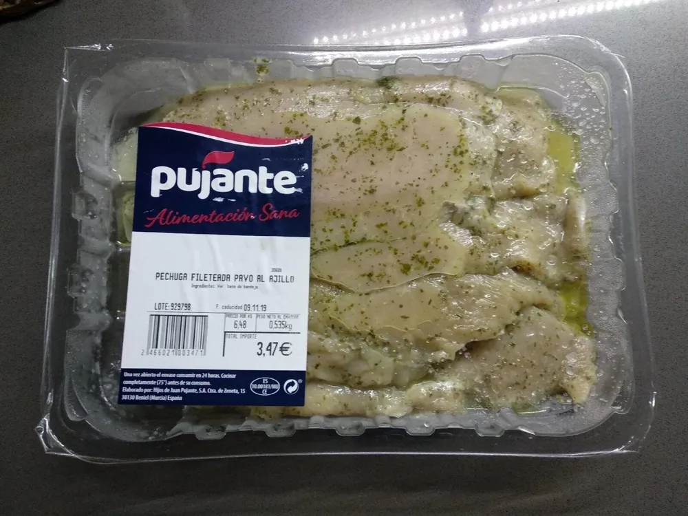 Pechuga fileteada pavo al ajillo