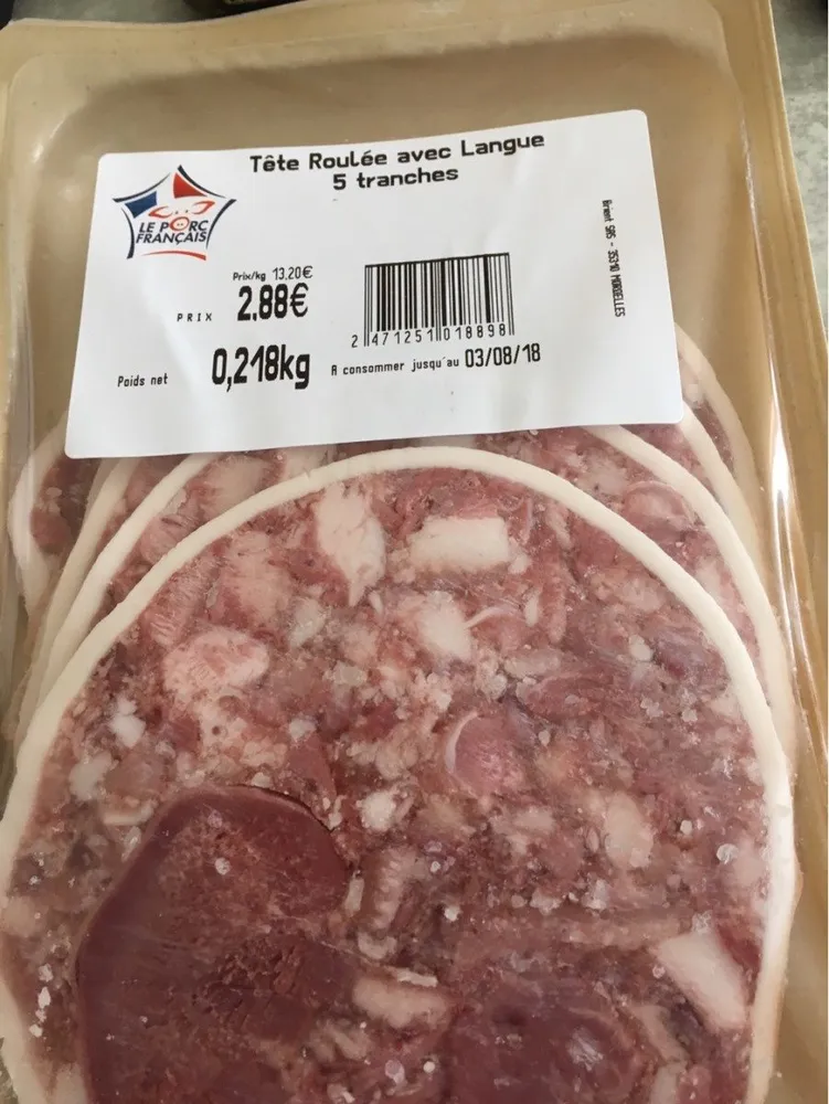 Tete roulée avec langue